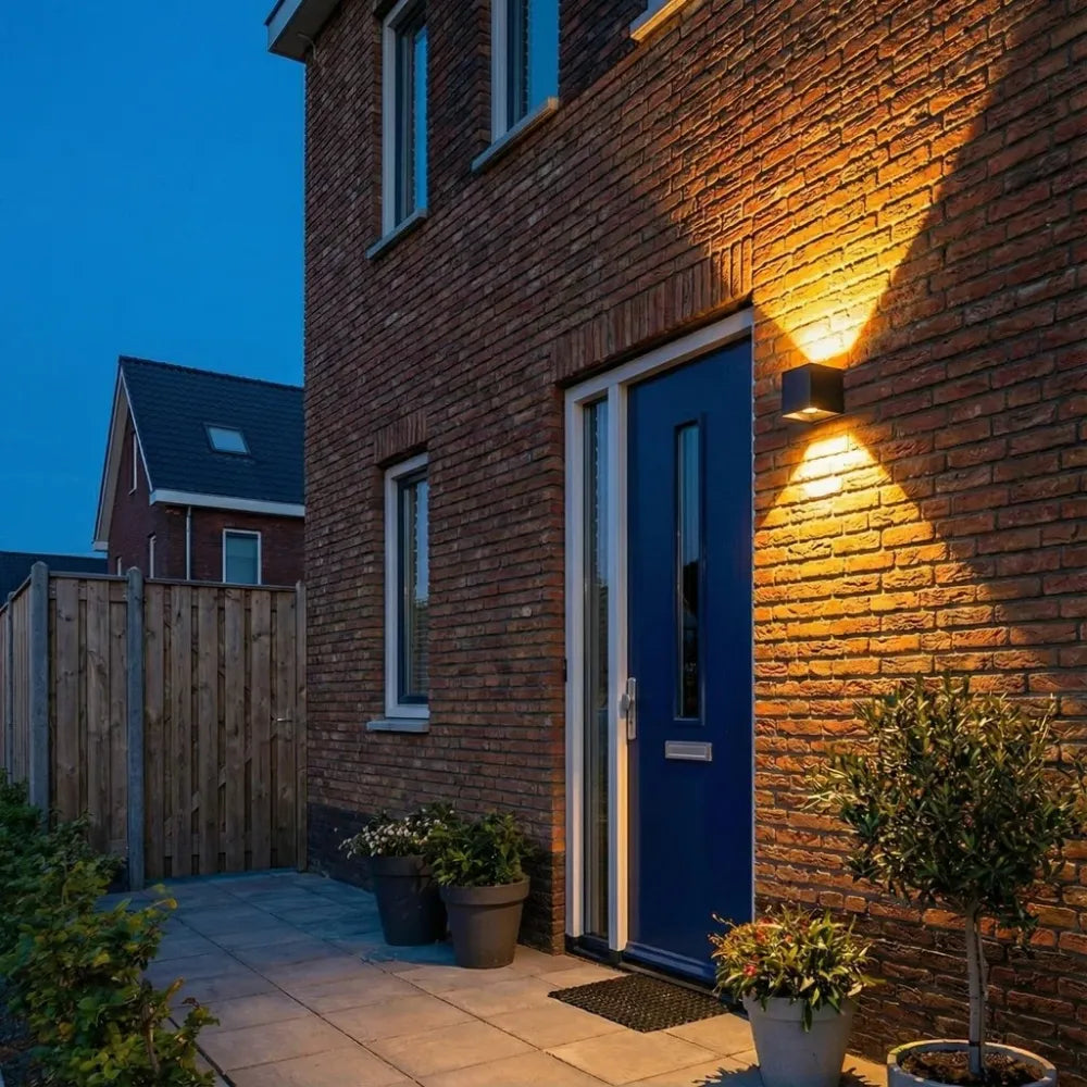 Lampe murale extérieure et intérieure – lampe cubique – secteur – 2700K (1+1 GRATUIT)